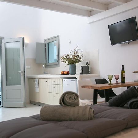 Shades Of White Villas Emporio  Luaran gambar