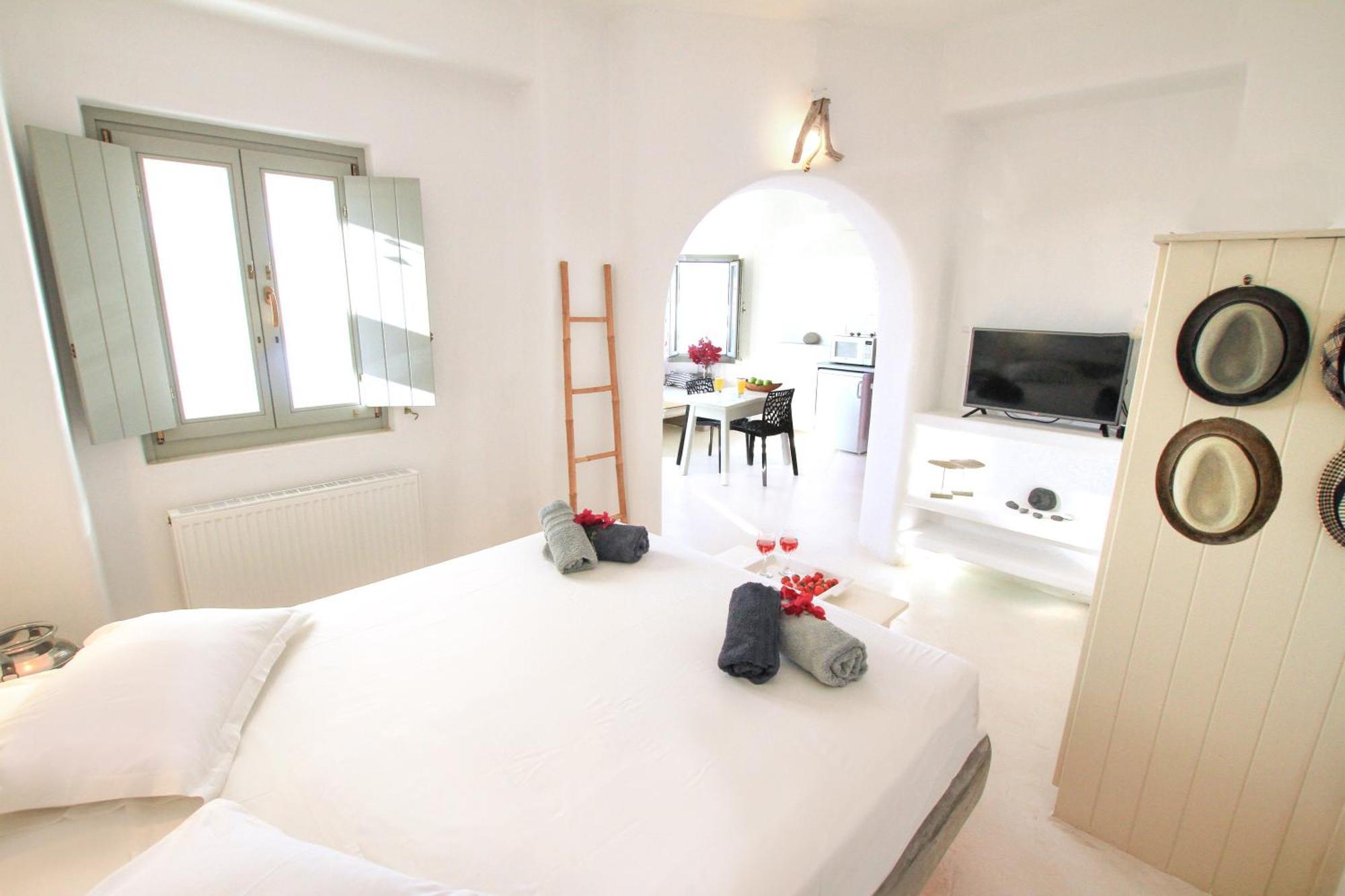 Shades Of White Villas Emporio  Luaran gambar